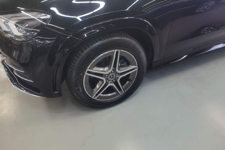 Used Mercedes-Benz GLE 2023 GLE 350 4MATIC Stylish Model Exterior 4
