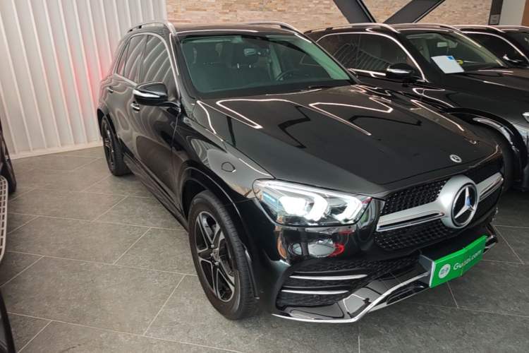 Used Mercedes-Benz GLE 2023 GLE 350 4MATIC Stylish Model Front Right 45 Deg