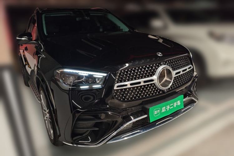 Used Mercedes-Benz GLE 2023 GLE 450 4MATIC Luxury Model Front Right 45 Deg