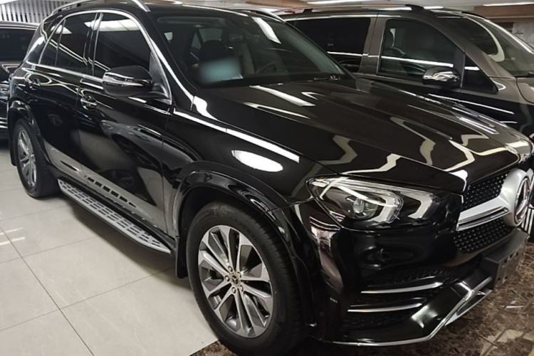 Used Mercedes-Benz GLE 2023 GLE 350 4MATIC Stylish Model Front Right 45 Deg