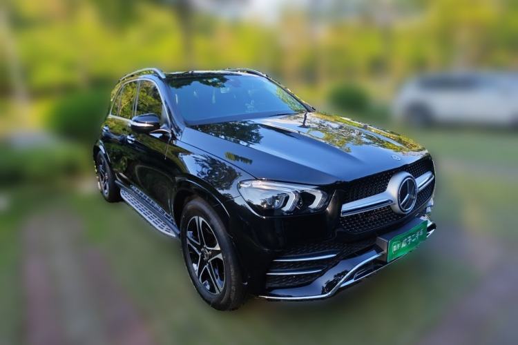 Used Mercedes-Benz GLE 2023 GLE 350 4MATIC Stylish Model Front Right 45 Deg