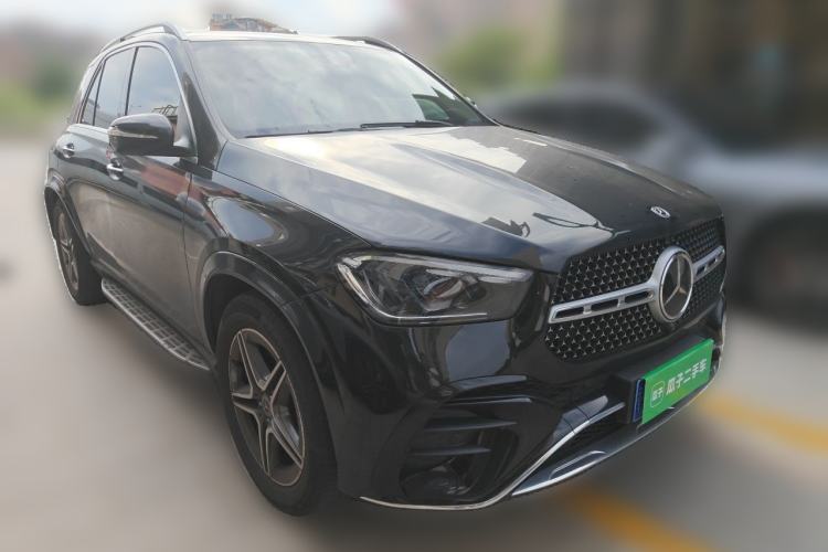 Used Mercedes-Benz GLE 2023 GLE 450 4MATIC Stylish Model Front Right 45 Deg