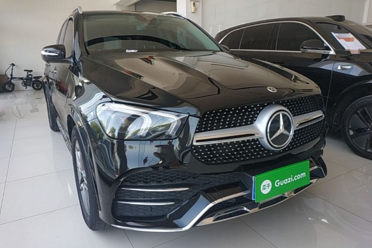 Used Mercedes-Benz GLE 2023 GLE 450 4MATIC Stylish Model Front Right 45 Deg