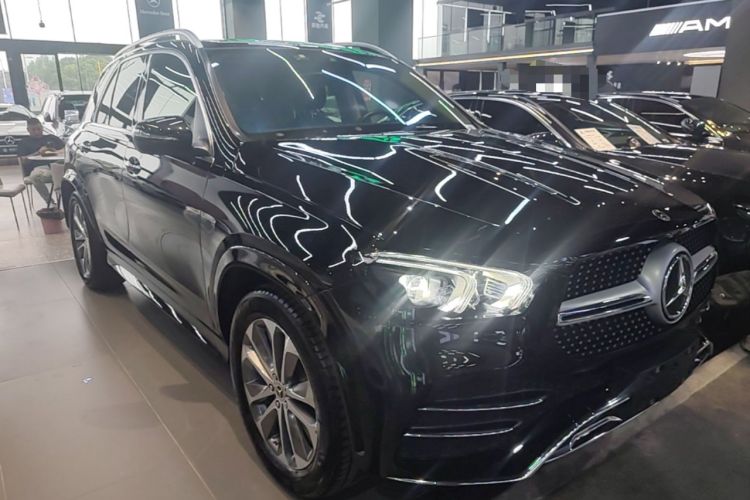 Used Mercedes-Benz GLE 2023 GLE 350 4MATIC Stylish Model Front Right 45 Deg