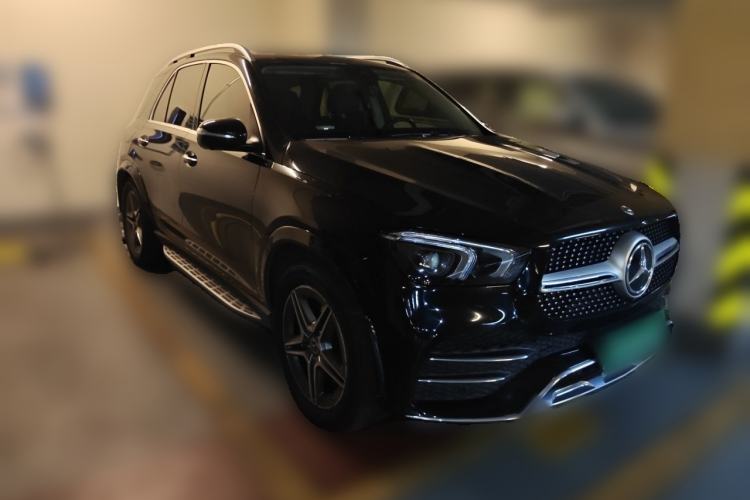 Used Mercedes-Benz GLE 2023 GLE 450 4MATIC Stylish Model Front Right 45 Deg