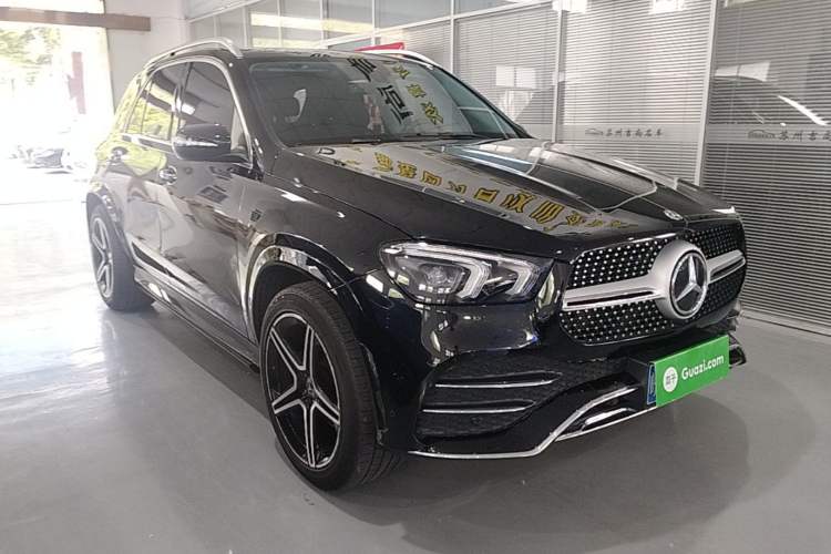 Used Mercedes-Benz GLE 2023 GLE 350 4MATIC Stylish Model Front Right 45 Deg