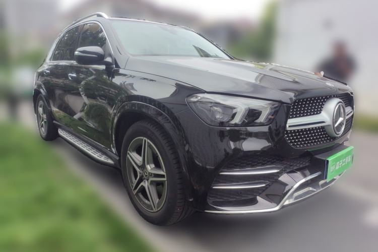 Used Mercedes-Benz GLE 2023 GLE 450 4MATIC Stylish Model Front Right 45 Deg