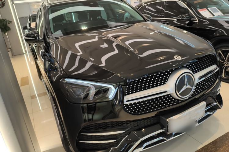 Used Mercedes-Benz GLE 2023 GLE 450 4MATIC Luxury Model Front Right 45 Deg