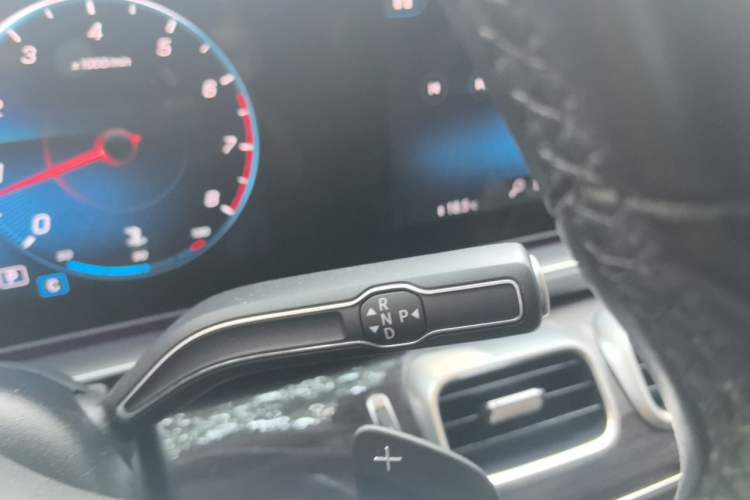 Used Mercedes-Benz GLE 2023 GLE 350 4MATIC Stylish Model Gear Lever