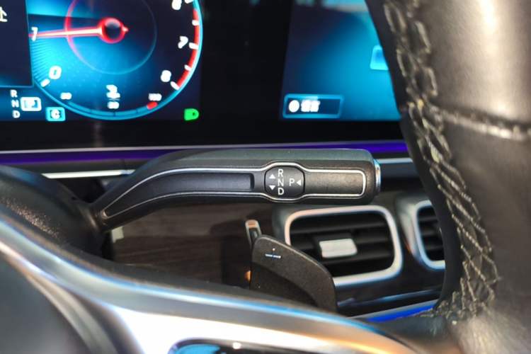 Used Mercedes-Benz GLE 2023 GLE 350 4MATIC Stylish Model Gear Lever