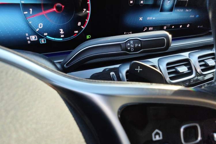 Used Mercedes-Benz GLE 2023 GLE 350 4MATIC Stylish Model Gear Lever
