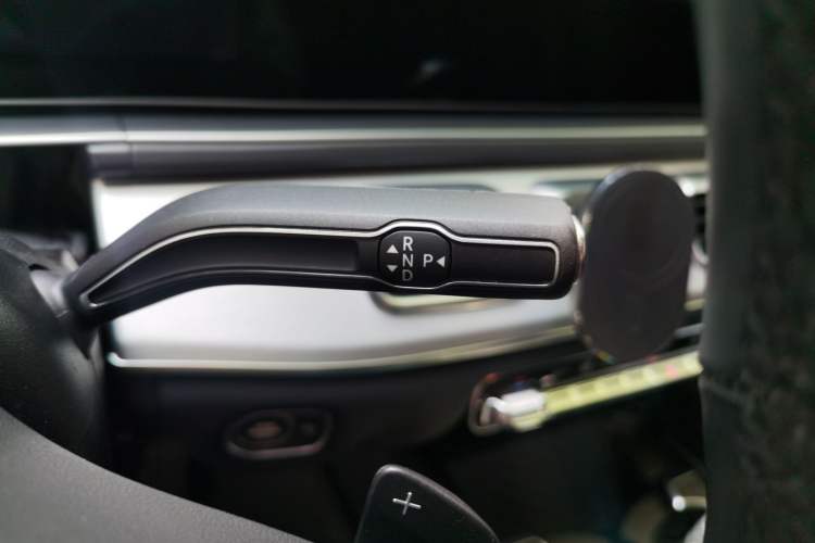 Used Mercedes-Benz GLE 2023 GLE 450 4MATIC Stylish Model Gear Lever
