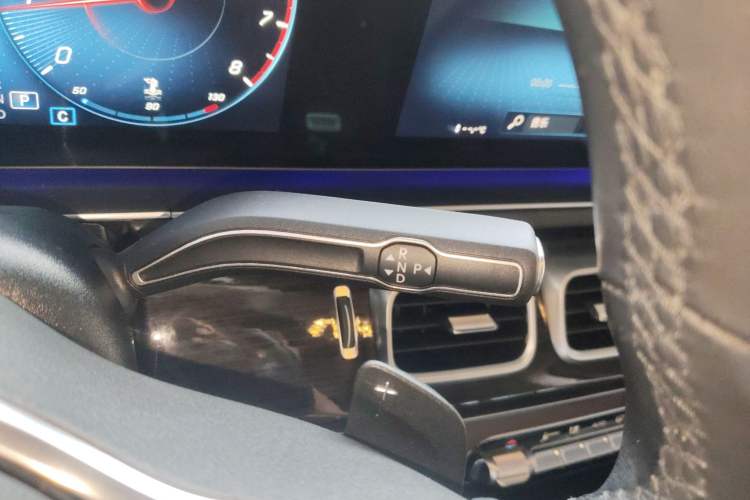 Used Mercedes-Benz GLE 2023 GLE 350 4MATIC Stylish Model Gear Lever