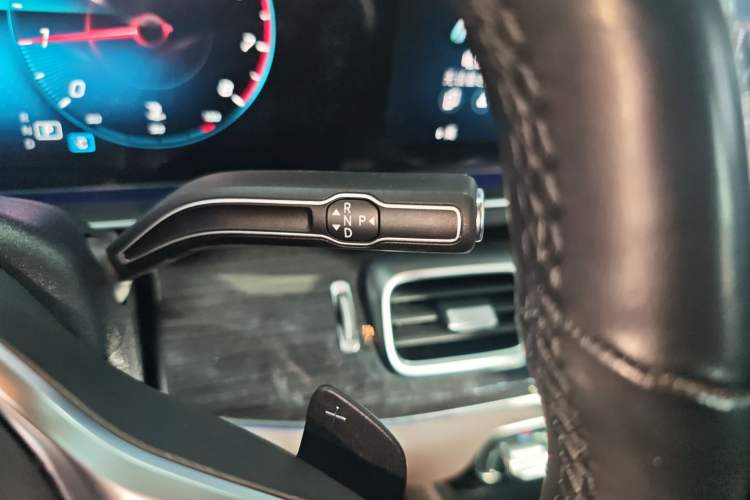 Used Mercedes-Benz GLE 2023 GLE 350 4MATIC Stylish Model Gear Lever
