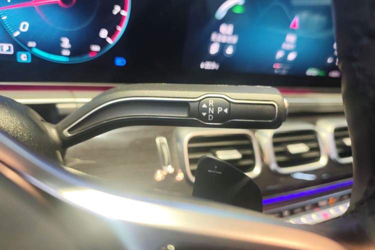 Used Mercedes-Benz GLE 2023 GLE 350 4MATIC Stylish Model Gear Lever
