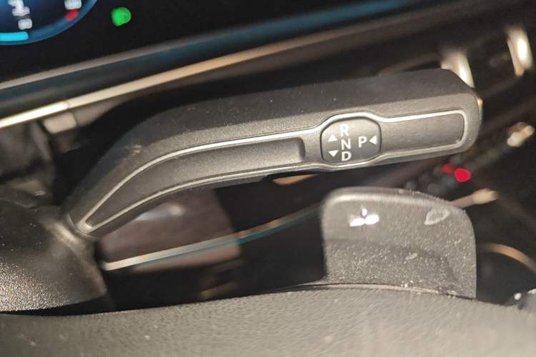 Used Mercedes-Benz GLE 2023 GLE 350 4MATIC Stylish Model Gear Lever