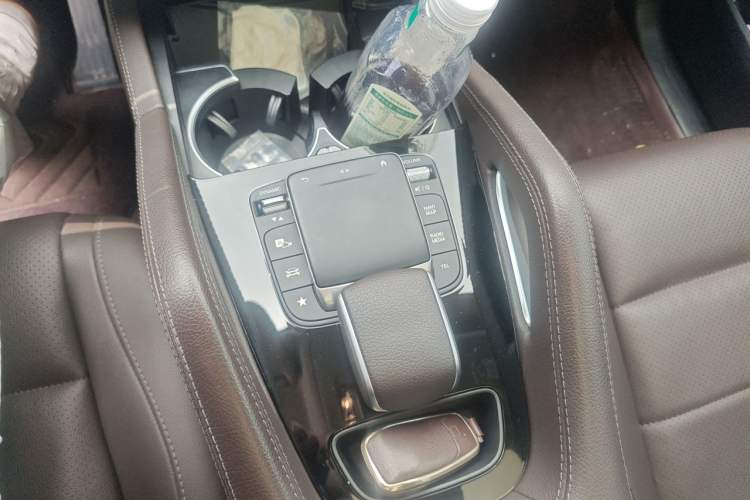 Used Mercedes-Benz GLE 2023 GLE 350 4MATIC Stylish Model Gear Lever