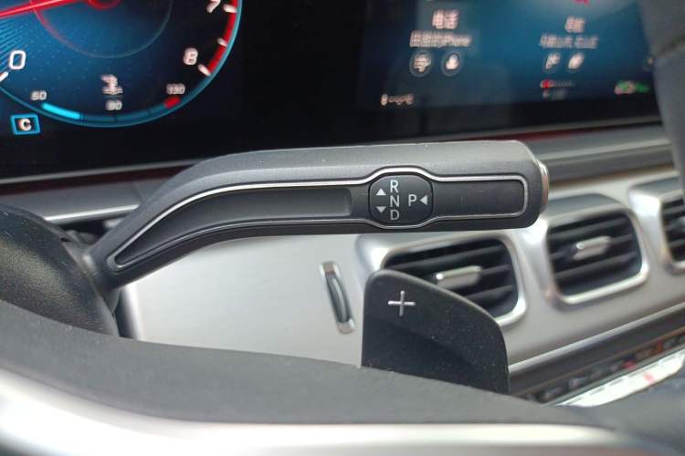 Used Mercedes-Benz GLE 2023 Refreshed GLE 350 4MATIC Coupe SUV Luxury Edition Gear Lever