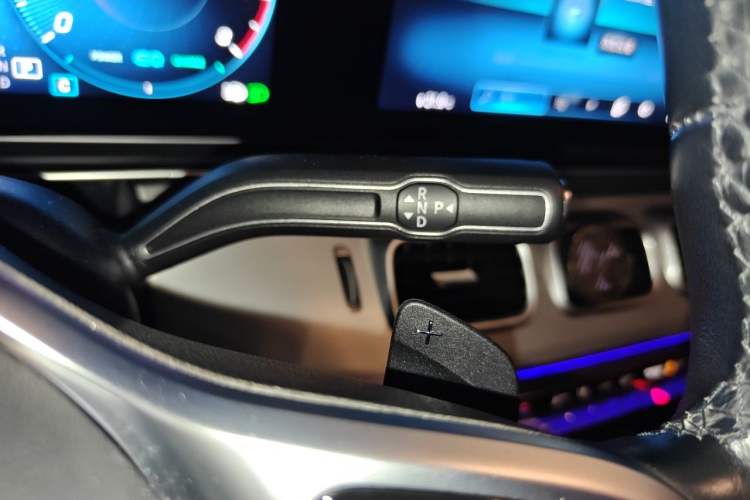 Used Mercedes-Benz GLE 2023 GLE 450 4MATIC Stylish Model Gear Lever