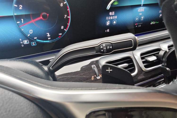Used Mercedes-Benz GLE 2023 GLE 350 4MATIC Stylish Model Gear Lever
