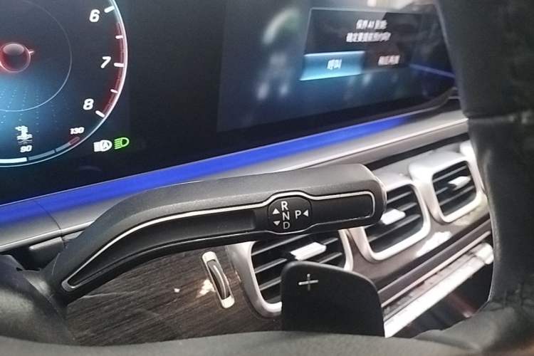 Used Mercedes-Benz GLE 2023 GLE 350 4MATIC Stylish Model Gear Lever