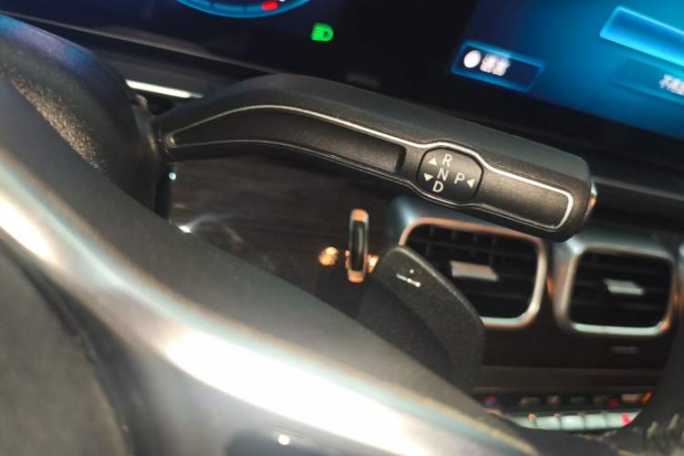 Used Mercedes-Benz GLE 2023 GLE 350 4MATIC Stylish Model Gear Lever