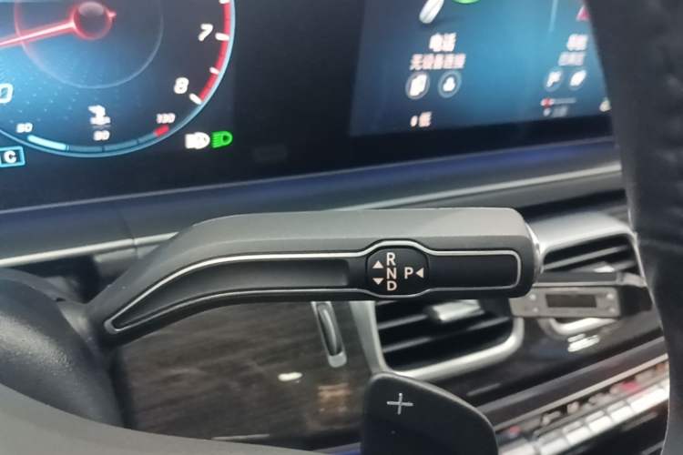 Used Mercedes-Benz GLE 2023 GLE 350 4MATIC Stylish Model Gear Lever