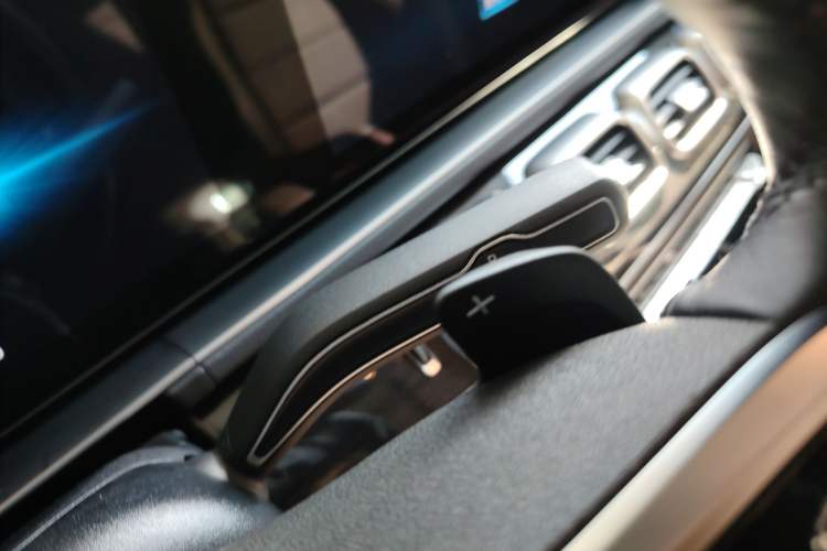 Used Mercedes-Benz GLE 2023 GLE 350 4MATIC Stylish Model Gear Lever