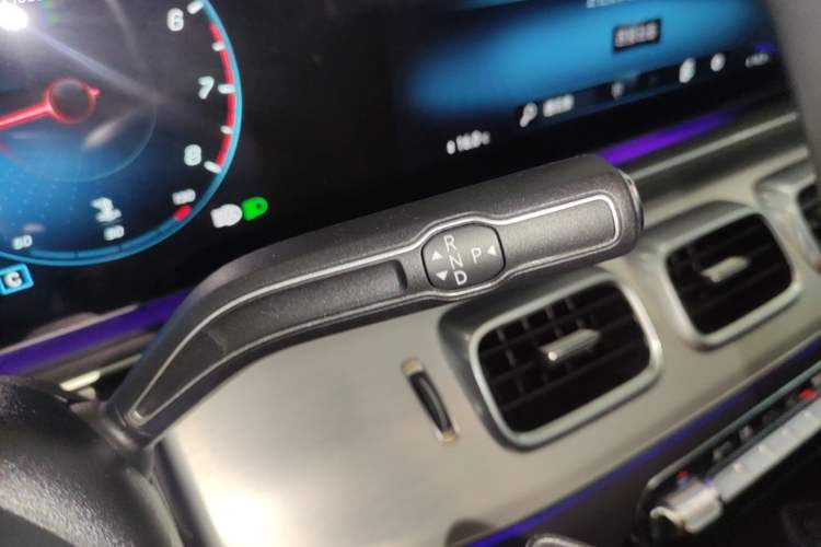 Used Mercedes-Benz GLE 2023 GLE 350 4MATIC Coupe SUV Luxury Model Gear Lever
