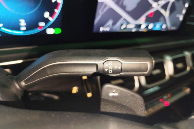Used Mercedes-Benz GLE 2023 GLE 350 4MATIC Stylish Model Gear Lever
