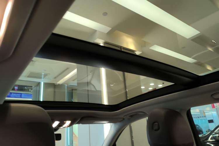 Used Mercedes-Benz GLE 2023 GLE 450 4MATIC Luxury Model Headliner