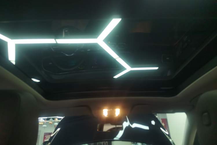 Used Mercedes-Benz GLE 2023 GLE 350 4MATIC Stylish Model Headliner