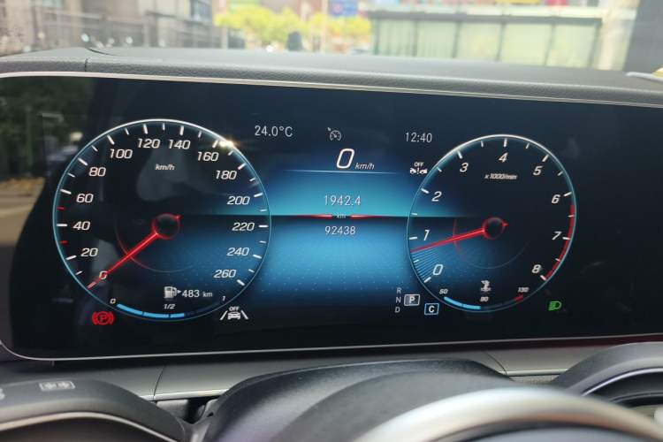 Used Mercedes-Benz GLE 2023 GLE 350 4MATIC Stylish Model Instrument Cluster