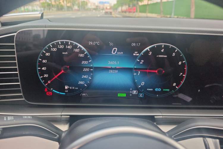 Used Mercedes-Benz GLE 2023 GLE 450 4MATIC Stylish Model Instrument Cluster