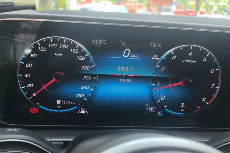 Used Mercedes-Benz GLE 2023 GLE 350 4MATIC Stylish Model Instrument Cluster