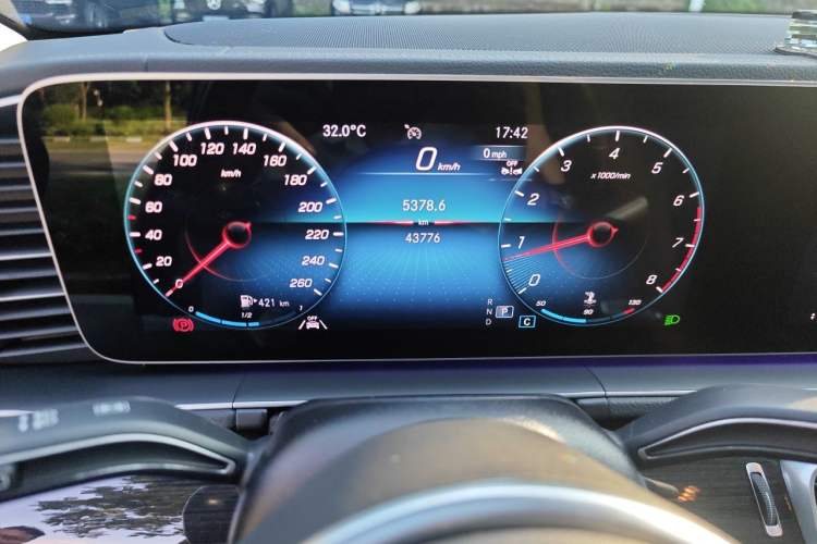 Used Mercedes-Benz GLE 2023 GLE 350 4MATIC Stylish Model Instrument Cluster