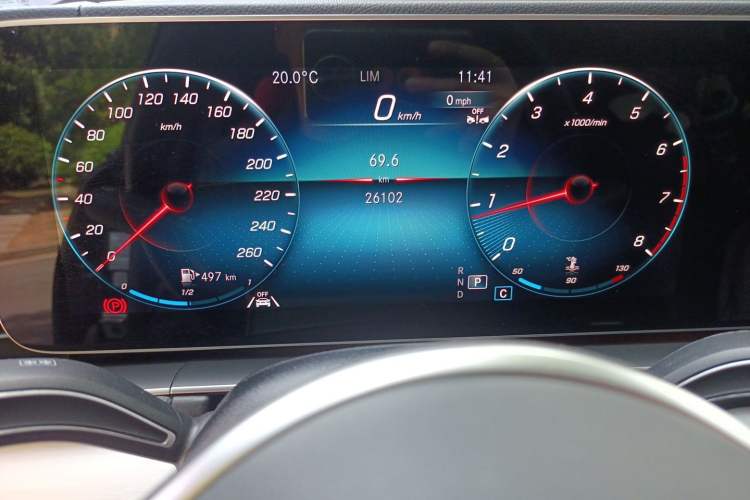 Used Mercedes-Benz GLE 2023 Refreshed GLE 350 4MATIC Coupe SUV Luxury Edition Instrument Cluster
