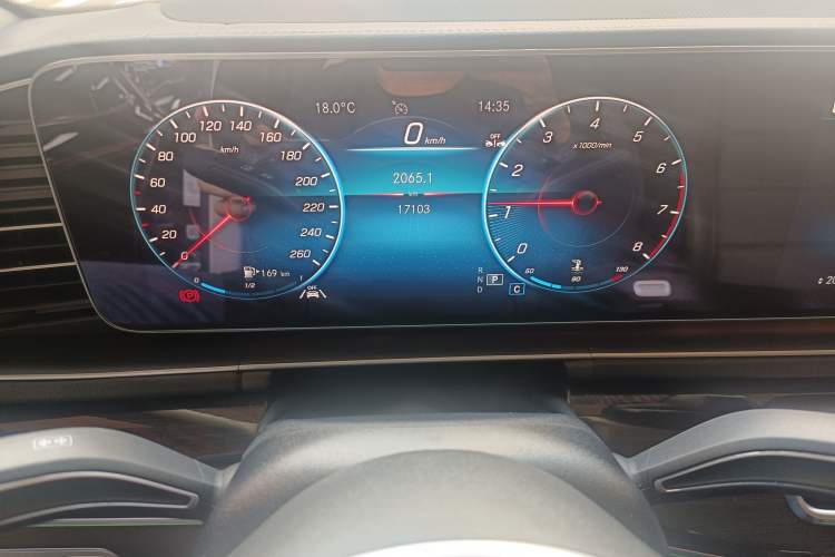 Used Mercedes-Benz GLE 2023 GLE 350 4MATIC Stylish Model Instrument Cluster