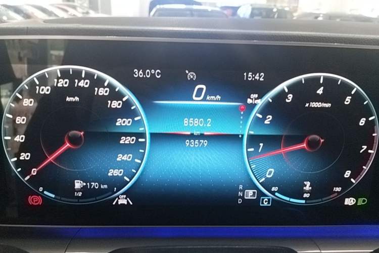 Used Mercedes-Benz GLE 2023 GLE 350 4MATIC Stylish Model Instrument Cluster