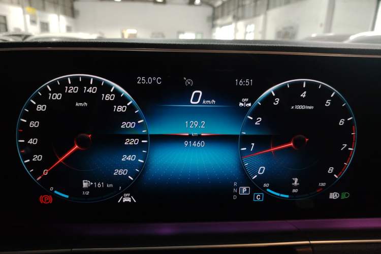 Used Mercedes-Benz GLE 2023 GLE 350 4MATIC Stylish Model Instrument Cluster