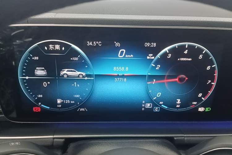 Used Mercedes-Benz GLE 2023 GLE 350 4MATIC Stylish Model Instrument Cluster