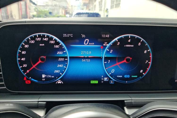Used Mercedes-Benz GLE 2023 GLE 450 4MATIC Stylish Model Instrument Cluster
