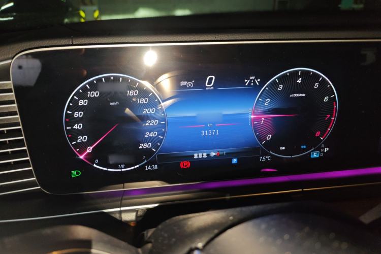 Used Mercedes-Benz GLE 2023 GLE 450 4MATIC Stylish Model Instrument Cluster