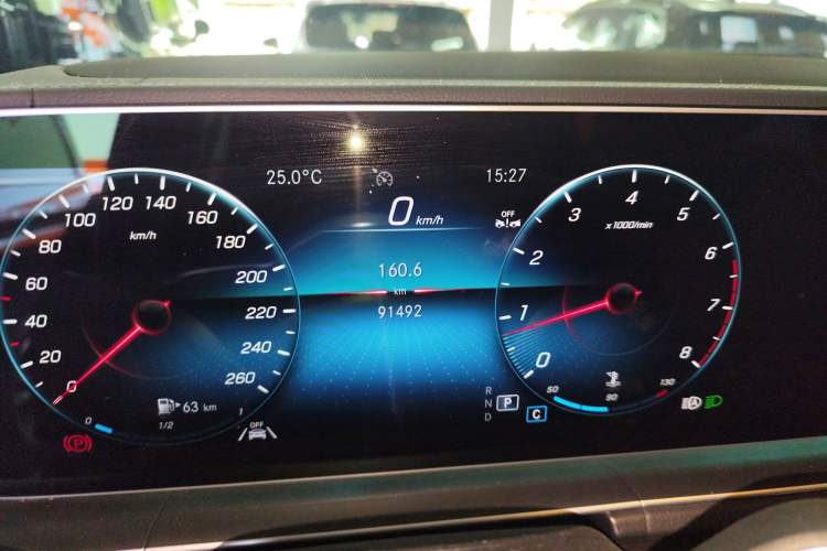 Used Mercedes-Benz GLE 2023 GLE 350 4MATIC Stylish Model Instrument Cluster