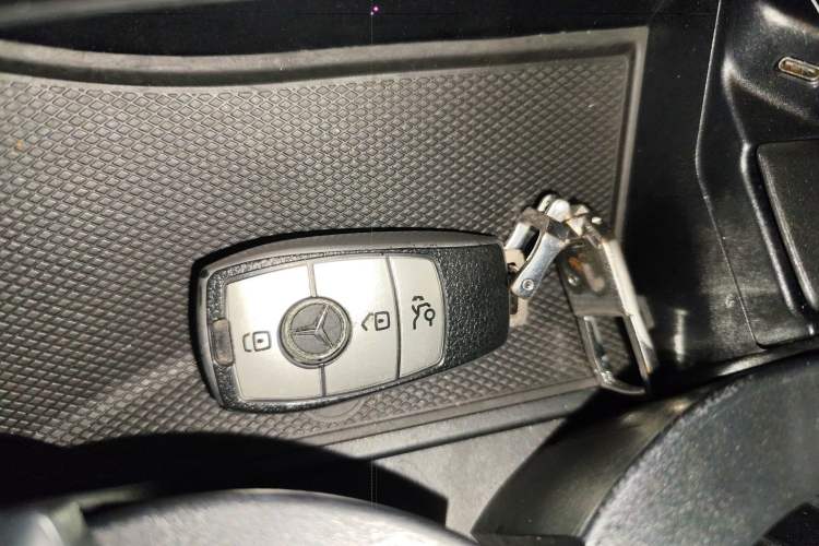 Used Mercedes-Benz GLE 2023 GLE 350 4MATIC Dynamic Edition Interior 1