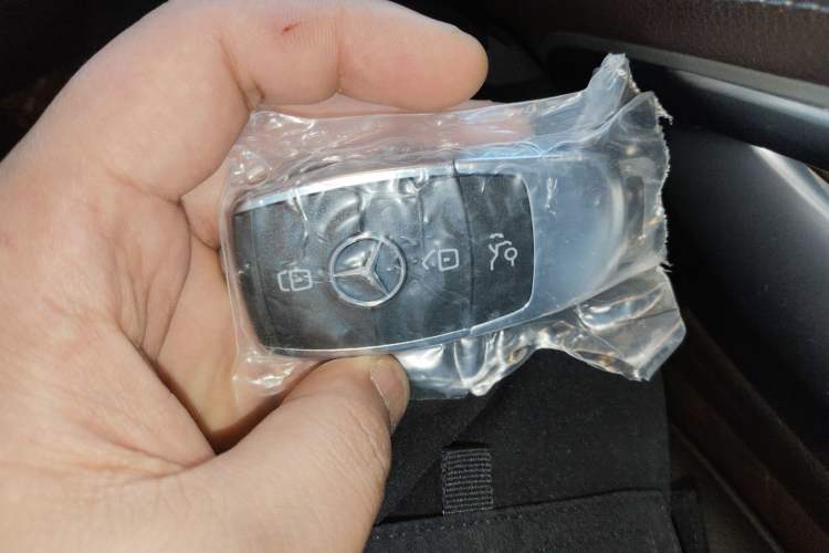 Used Mercedes-Benz GLE 2023 GLE 350 4MATIC Stylish Model Interior 1