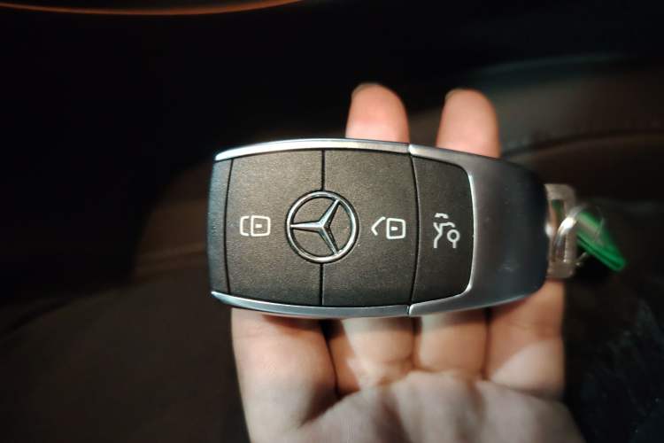 Used Mercedes-Benz GLE 2023 GLE 350 4MATIC Stylish Model Interior 1