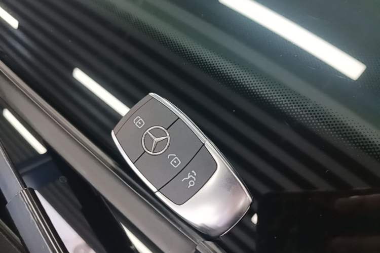 Used Mercedes-Benz GLE 2023 GLE 350 4MATIC Stylish Model Interior 1