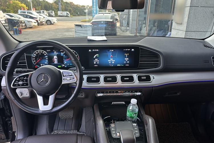 Used Mercedes-Benz GLE 2023 GLE 450 4MATIC Stylish Model Interior 1