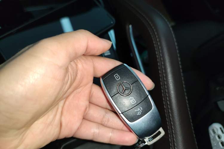 Used Mercedes-Benz GLE 2023 GLE 350 4MATIC Stylish Model Interior 1